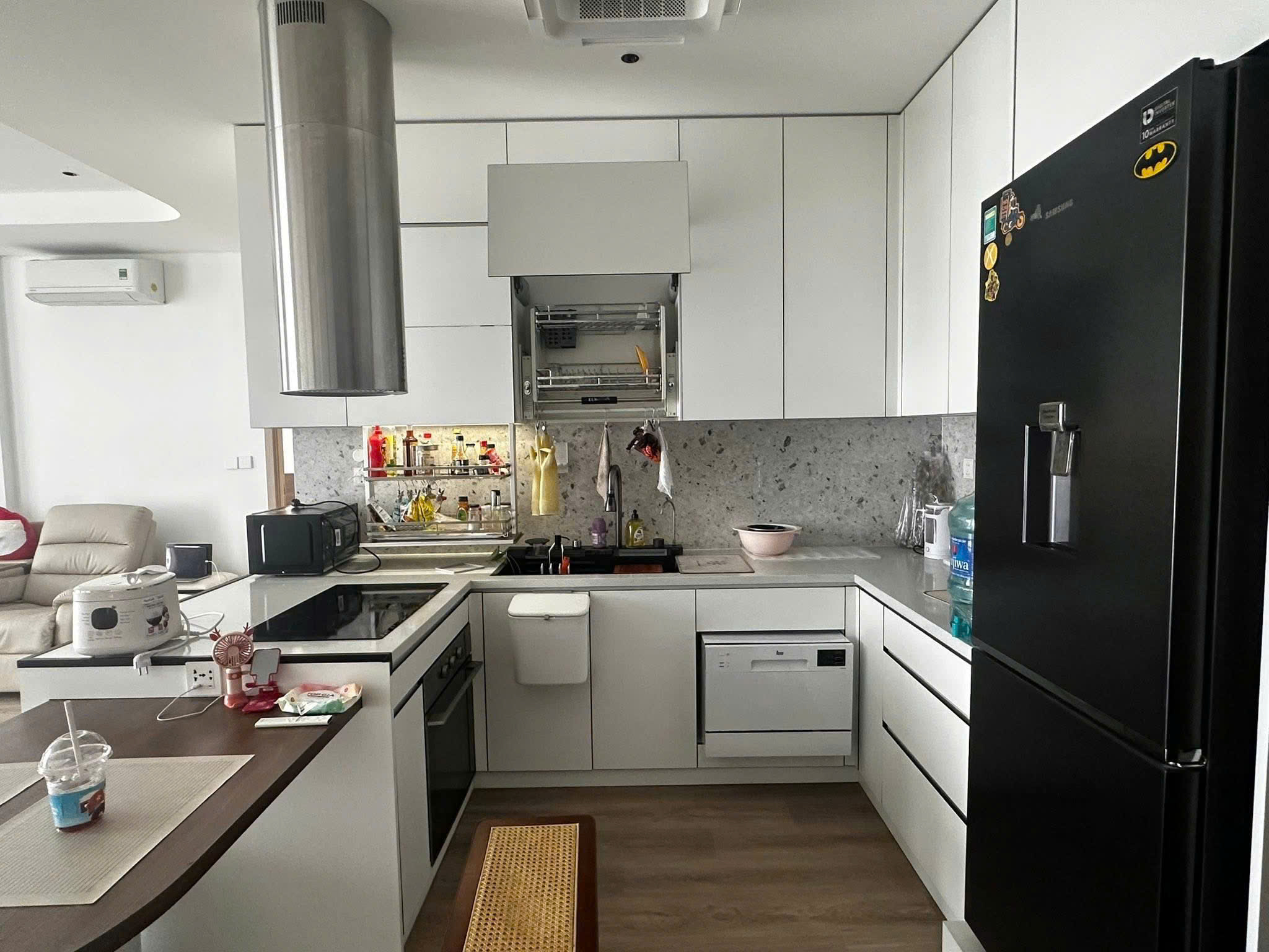 Cho thuê căn hộ jamila, 2PN 2WC, full
