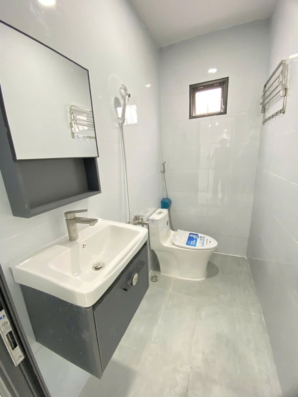 Bán nhà phố đẹp 1 trệt 1 lửng Đường 18, Linh Trung, Thủ Đức - Ảnh 3