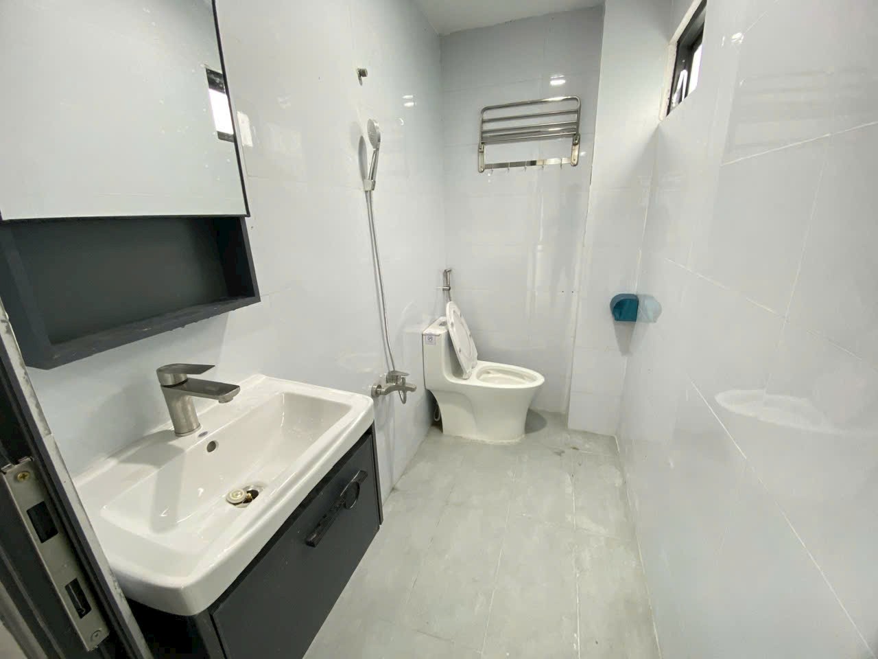 Bán nhà phố đẹp 1 trệt 1 lửng Đường 18, Linh Trung, Thủ Đức - Ảnh 2