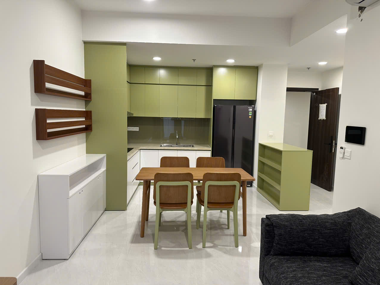 Cho thuê Căn hộ 2PN  Full nội thất Victoria Village, 