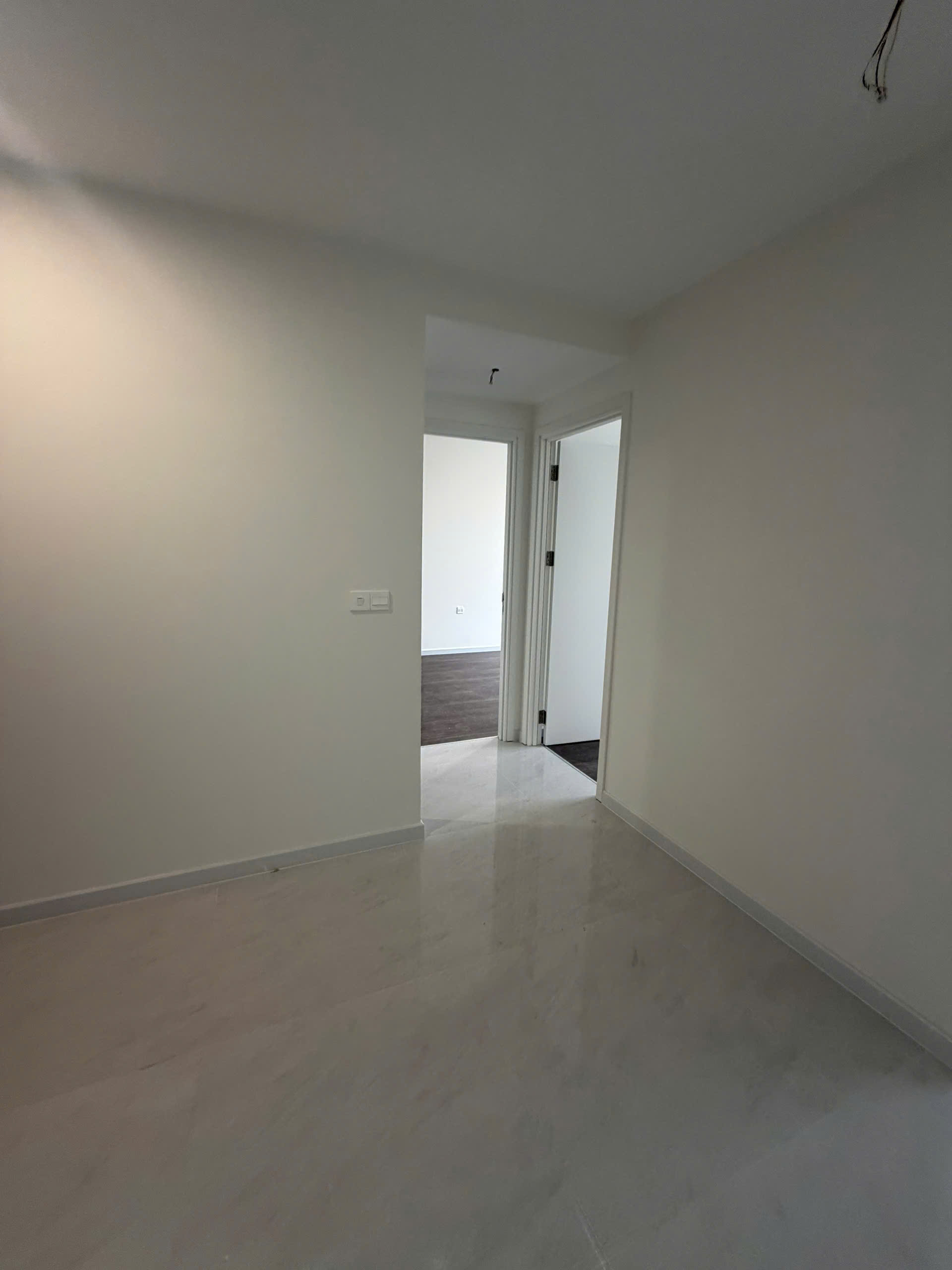 Victoria Village: Cho Thuê Căn Hộ 2PN Thô, Giá Tốt