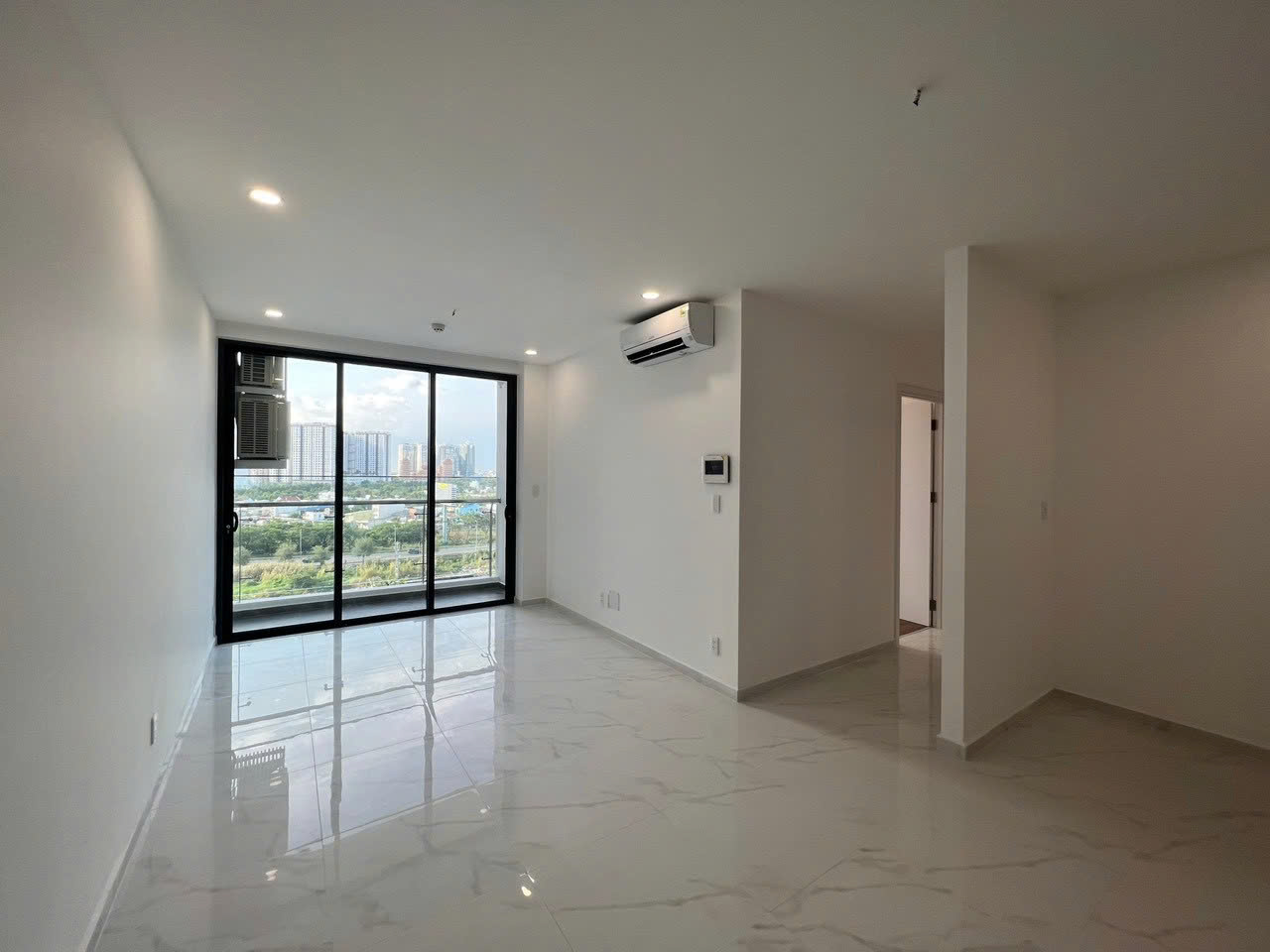 Cho thuê Căn hộ D'Lusso 2PN 2WC NTCB | Vị trí đắc địa Q.2