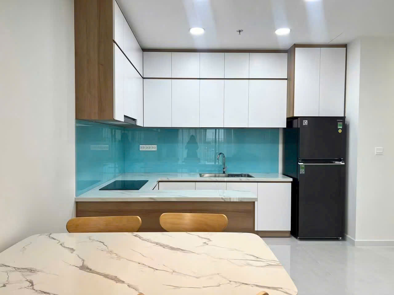 thuê 2PN , full, TRống sẵn, chủ bổ sung nệm