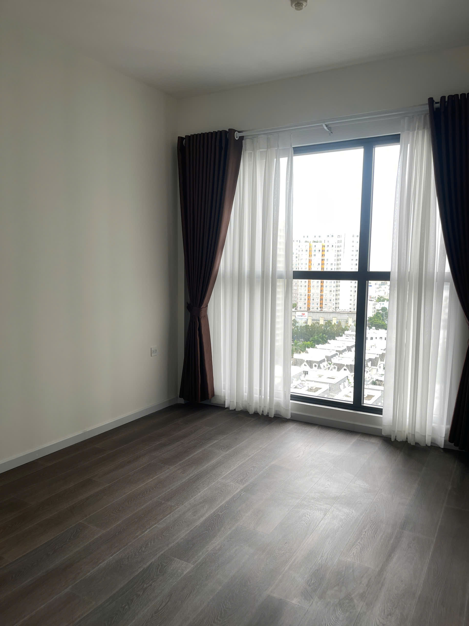 thuê 2PN , HTCB,(pass), đã cho thuê T9/ 2026, Hồng, v2 15.12